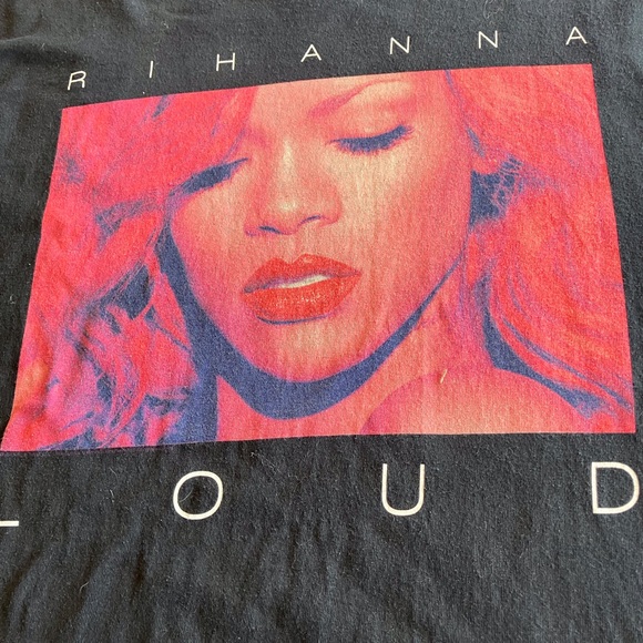 Delta Black Rihanna Loud Tee - Picture 2 of 11